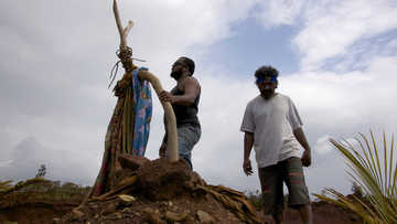 https://www.nziff.co.nz/assets/resized/sm/upload/sv/7x/jd/ns/florent_chris_totem-2000-2000-1125-1125-crop-fill.jpg