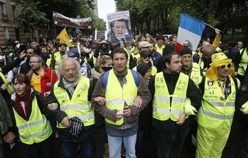 Gilets Jaunes DECLA TA MANIF's photo.