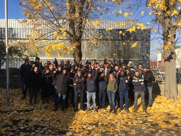 une personne ou plus, personnes debout et plein air
