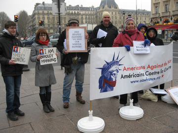 http://1.bp.blogspot.com/-0cIEkQpeEGc/UTBGtH0ul8I/AAAAAAAABo4/5-tUPUULmyc/s1600/Bradley+Manning+vigil.JPG
