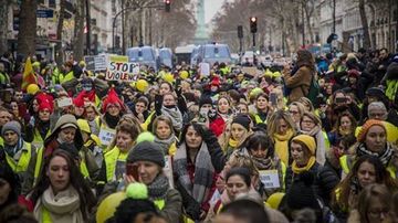 Gilets Jaunes Pacifiques DECLA TA MANIF's photo.