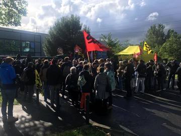 une personne ou plus, personnes debout, ciel, foule et plein air